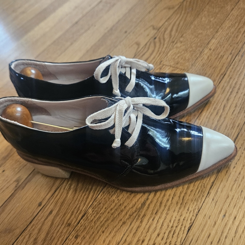 Nora Lozza Two Tone Patent Leather Oxford Style Shoes Size US6